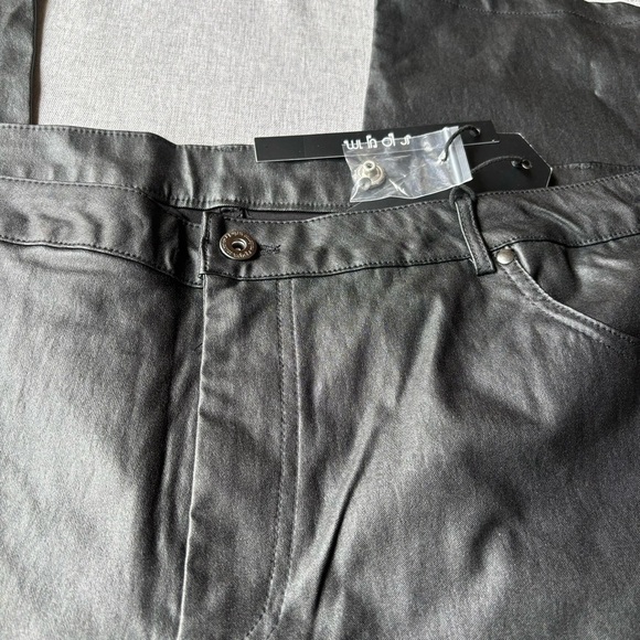 Women's Stretchy Jeggings, Faux Leather Legging Pants with Pockets, Plus Size - Picture 9 of 11